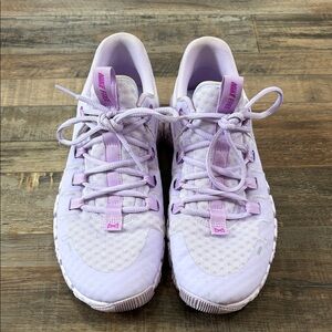 Nike Women's Lavender Athletic Sneakers